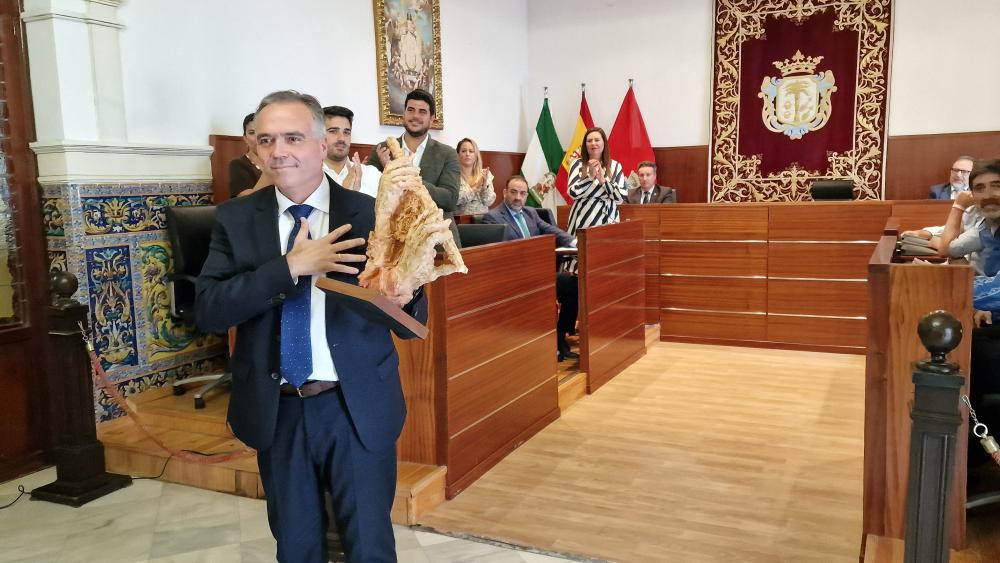 Imagen Manuel García Félix presenta formalmente su renuncia a la alcaldía